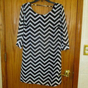 heartsoul Juniors chevron print tunic top size M